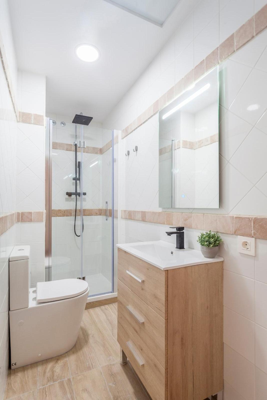 Sunny Modern Flat By Mercado Central فالنسيا المظهر الخارجي الصورة